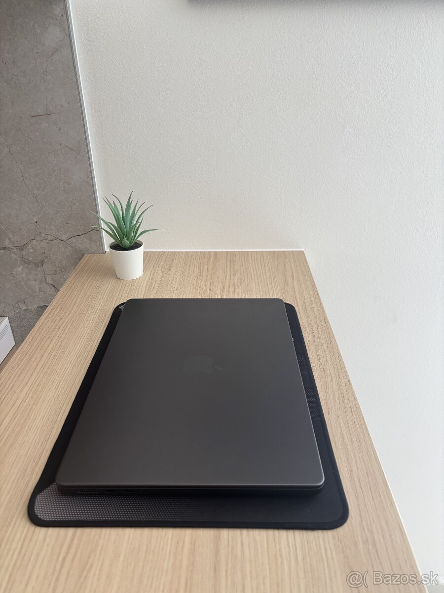 Nový MacBook Pro M3 Pro Space Black | záruka - 2