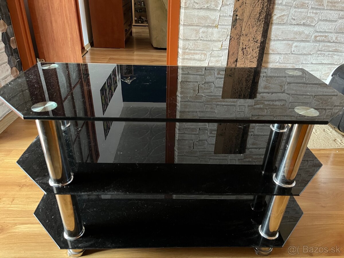 Sklenený stolík pod TV - 2