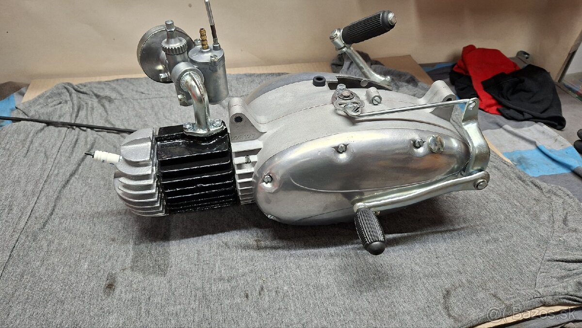 Motor jawa 555 - 2