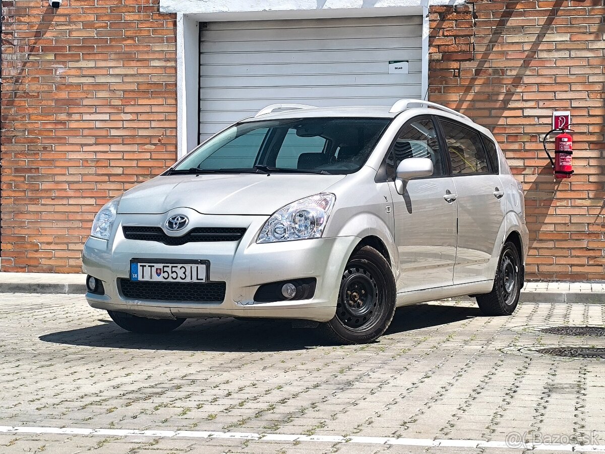 Toyota Corolla Verso 2.2 D-4D - 2