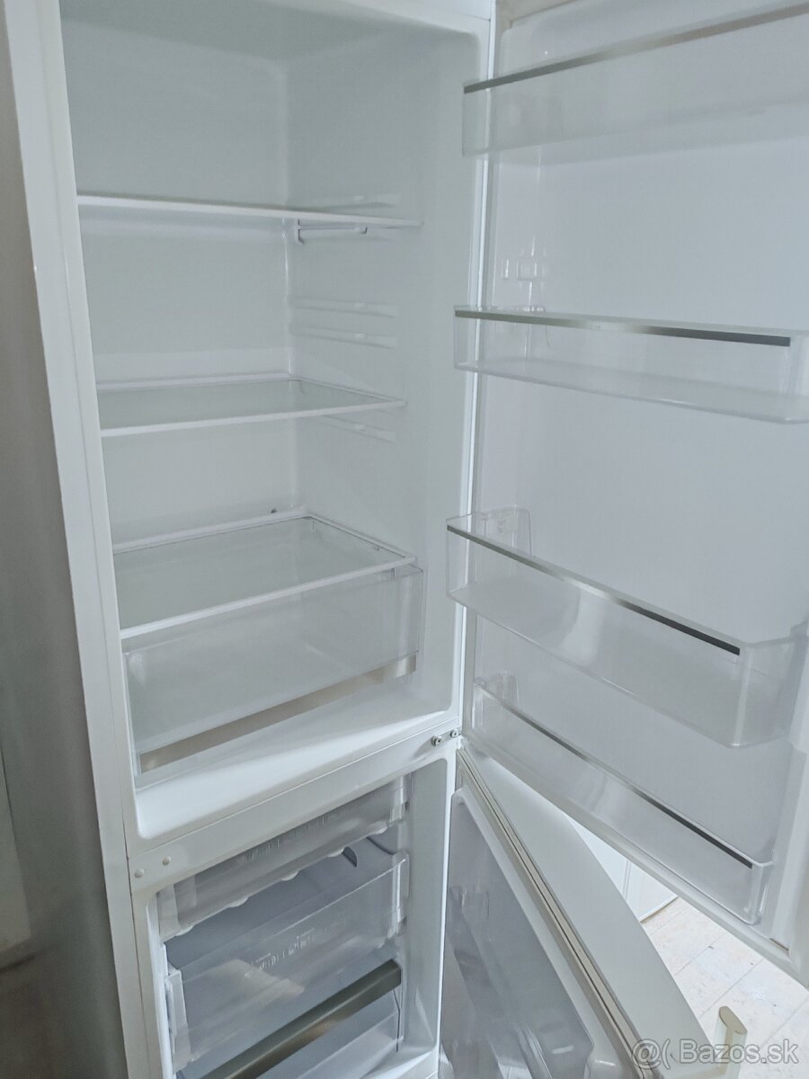 Predám chladničku Samsung 186cm - 2