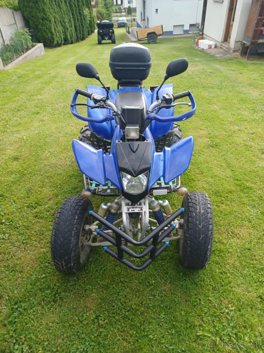 Štvorkolka Honda 250