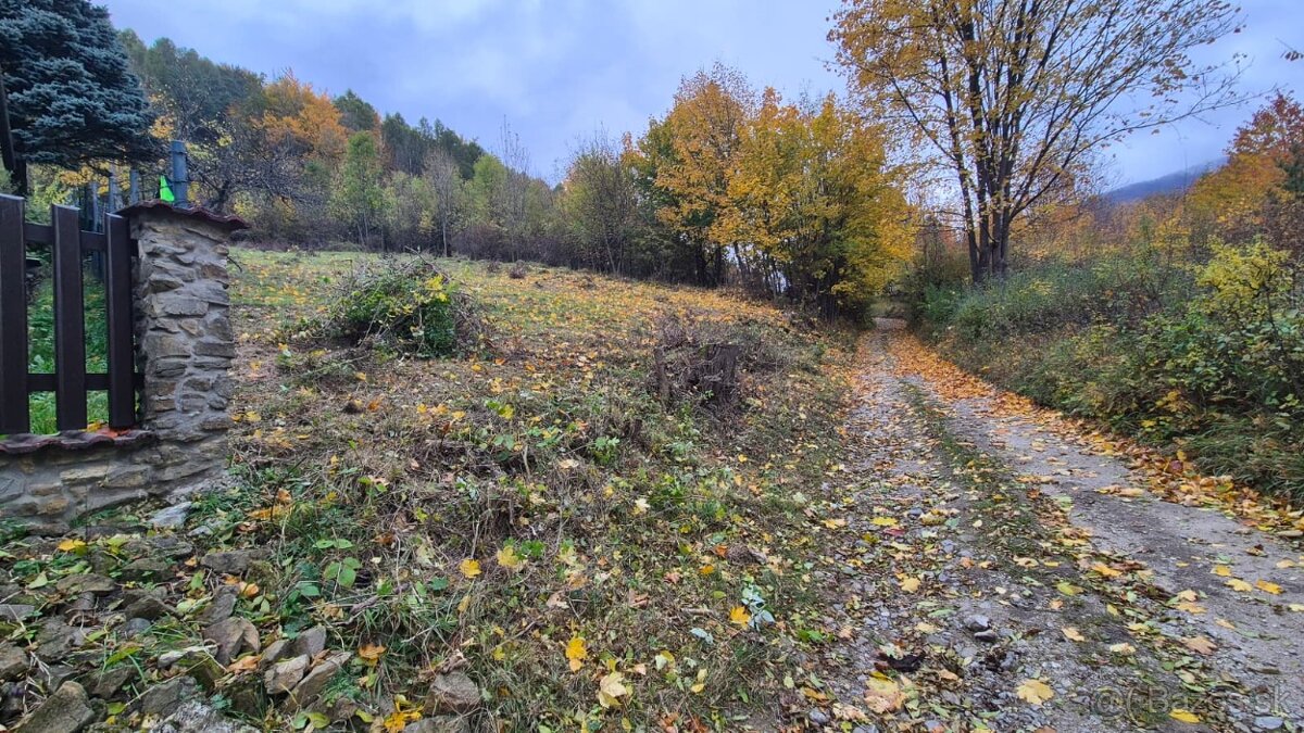 Stavebný pozemok s krásnym výhľadom na Strážov – Zliechov - 2