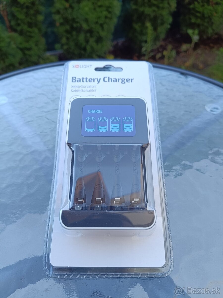 Predám nabíjačku batérií Solight DN25 - 2