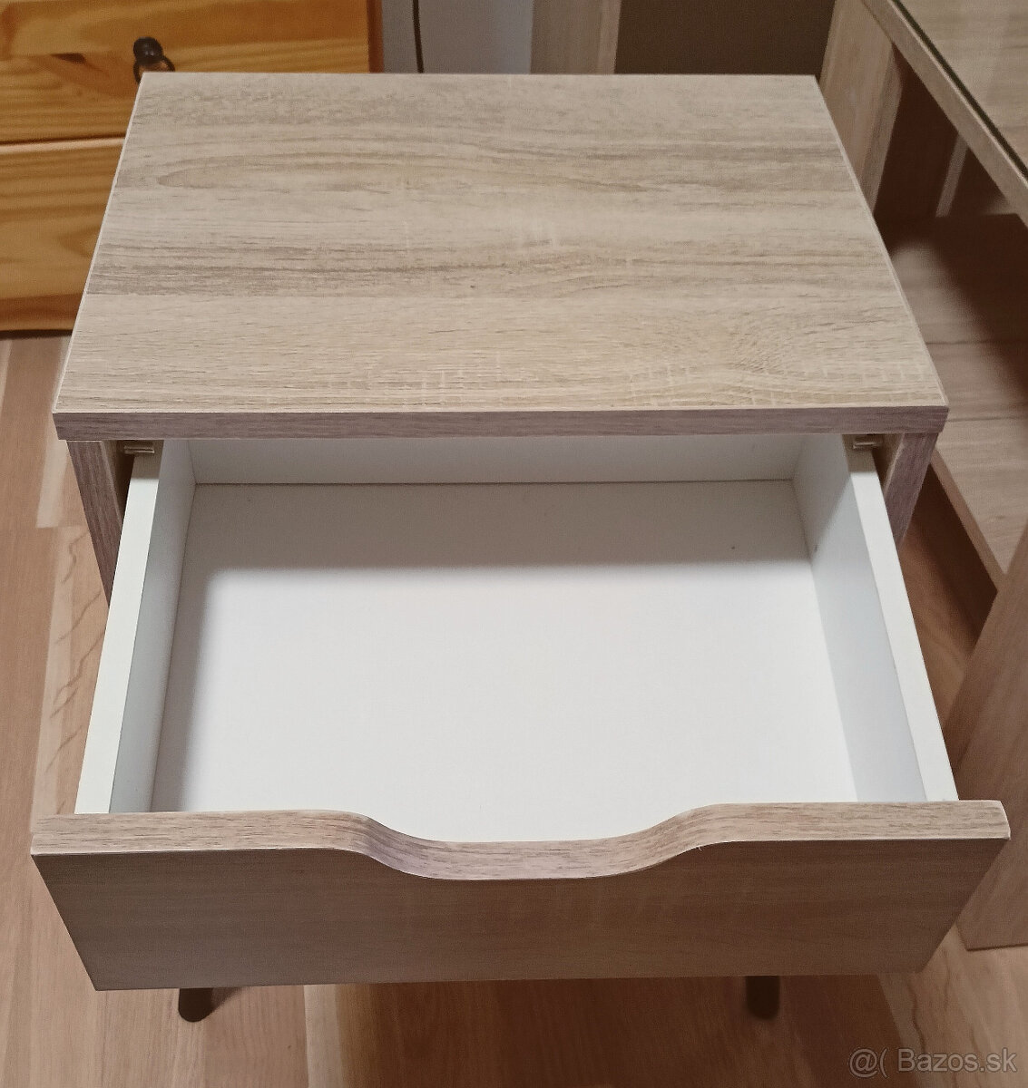 Nočný stolík v dekore dub sonoma - 2