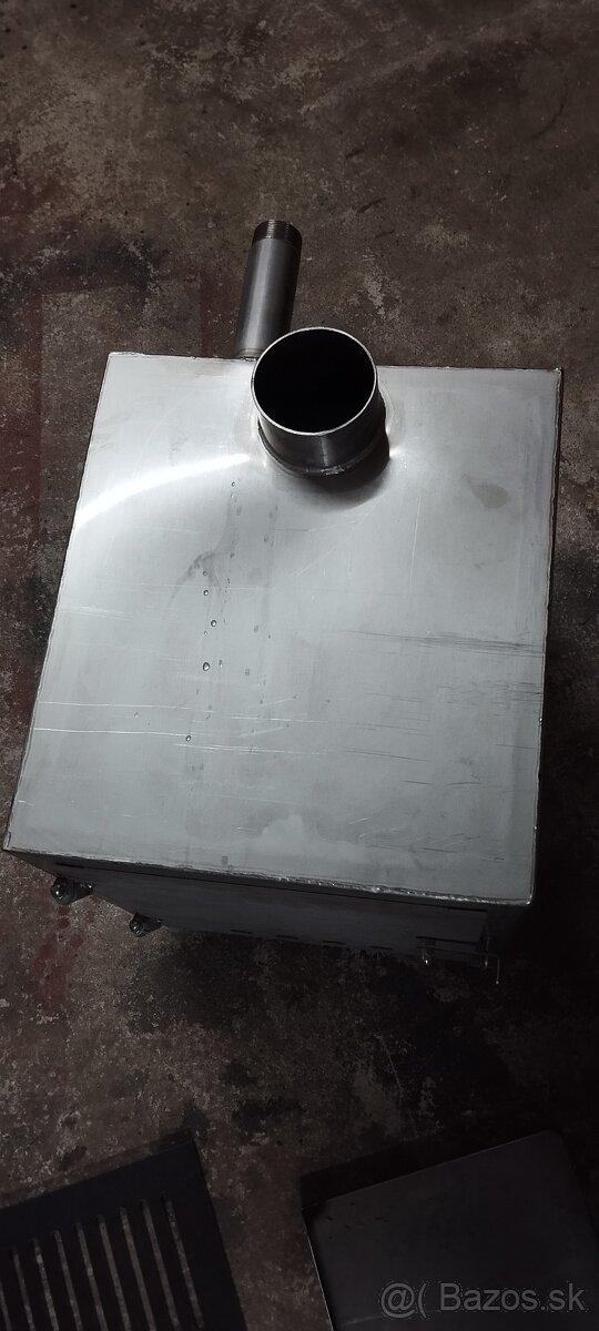 Piecka na ohrev vody. Bazén,kaďa. - 2