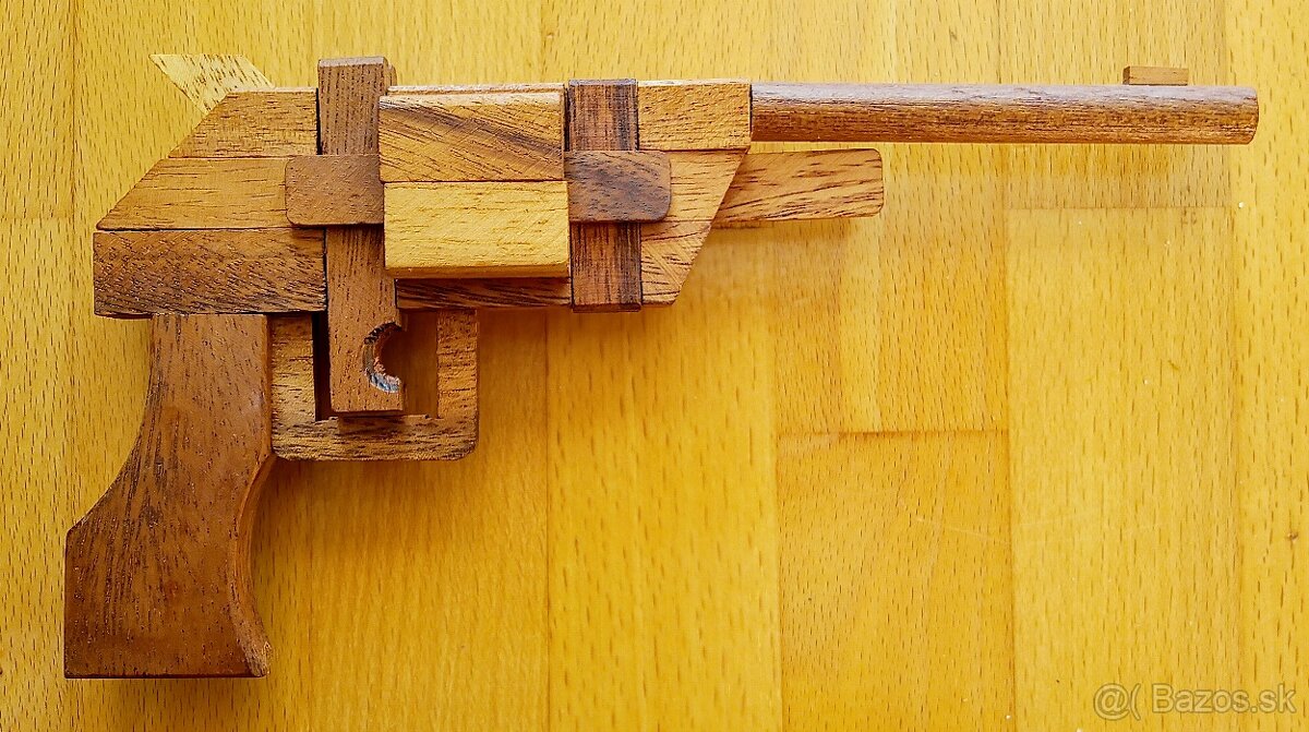 Drevena pistol logicka skladačka 3D puzzle - 2