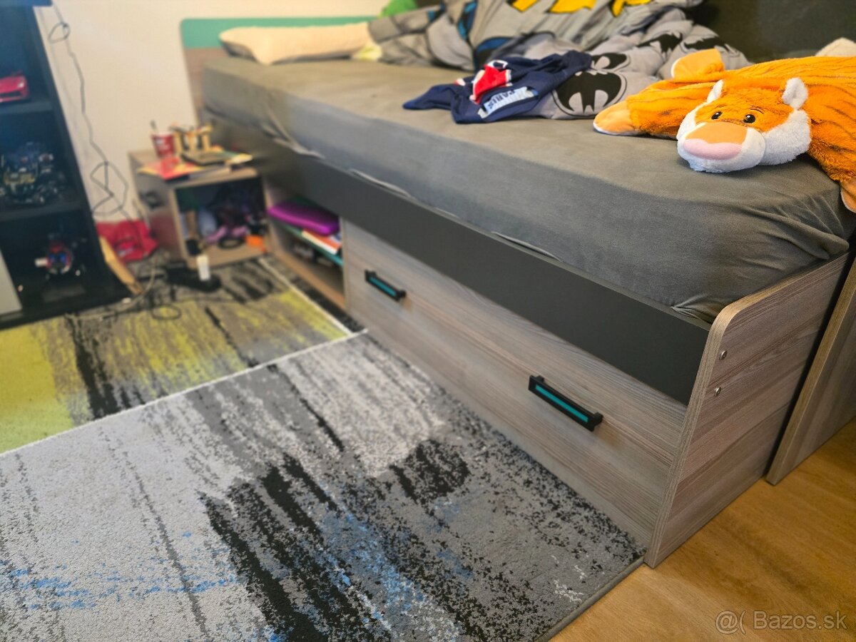 Postel s matracom a rostom - 2