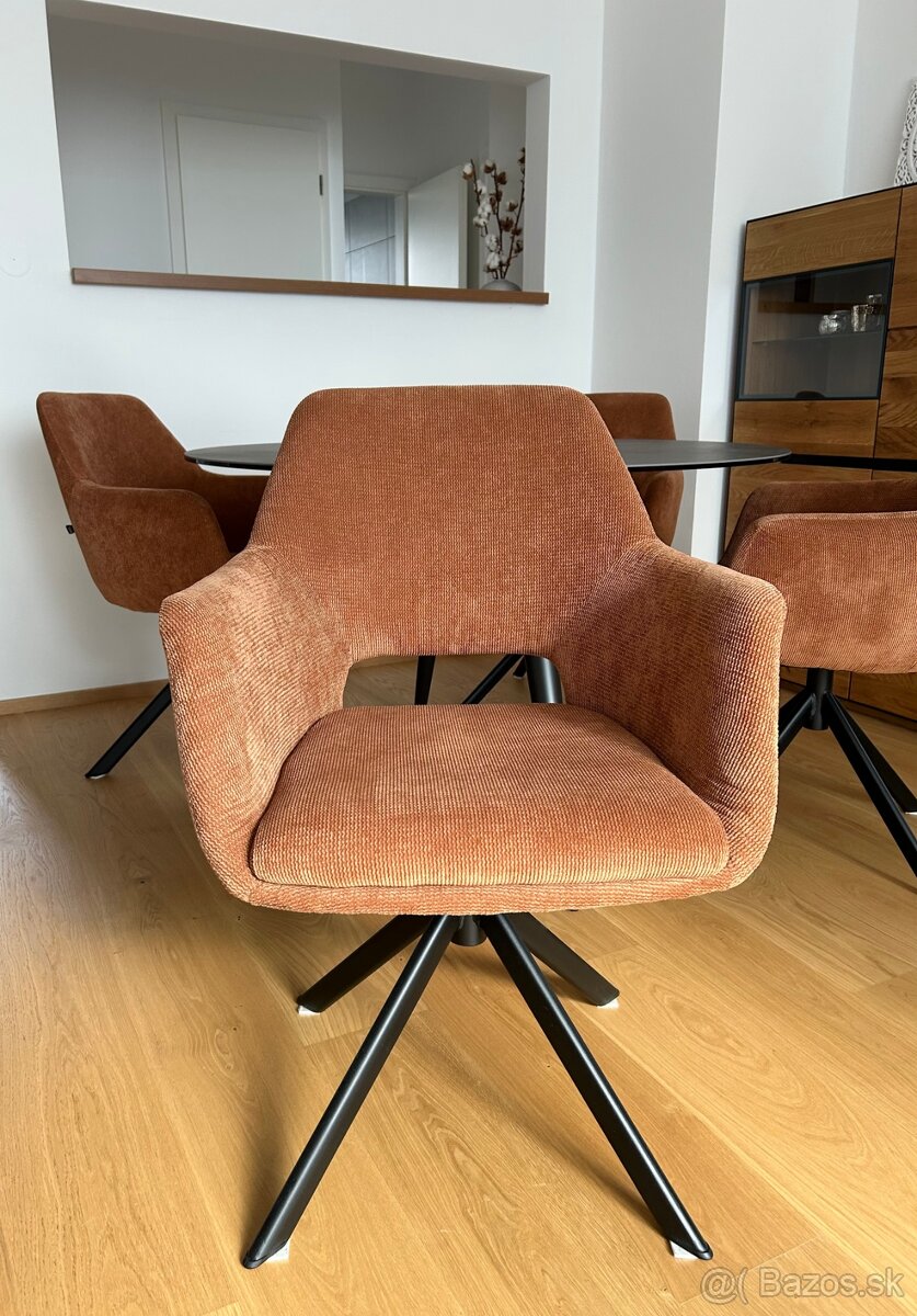 Jedálenský stôl a stoličky - 2