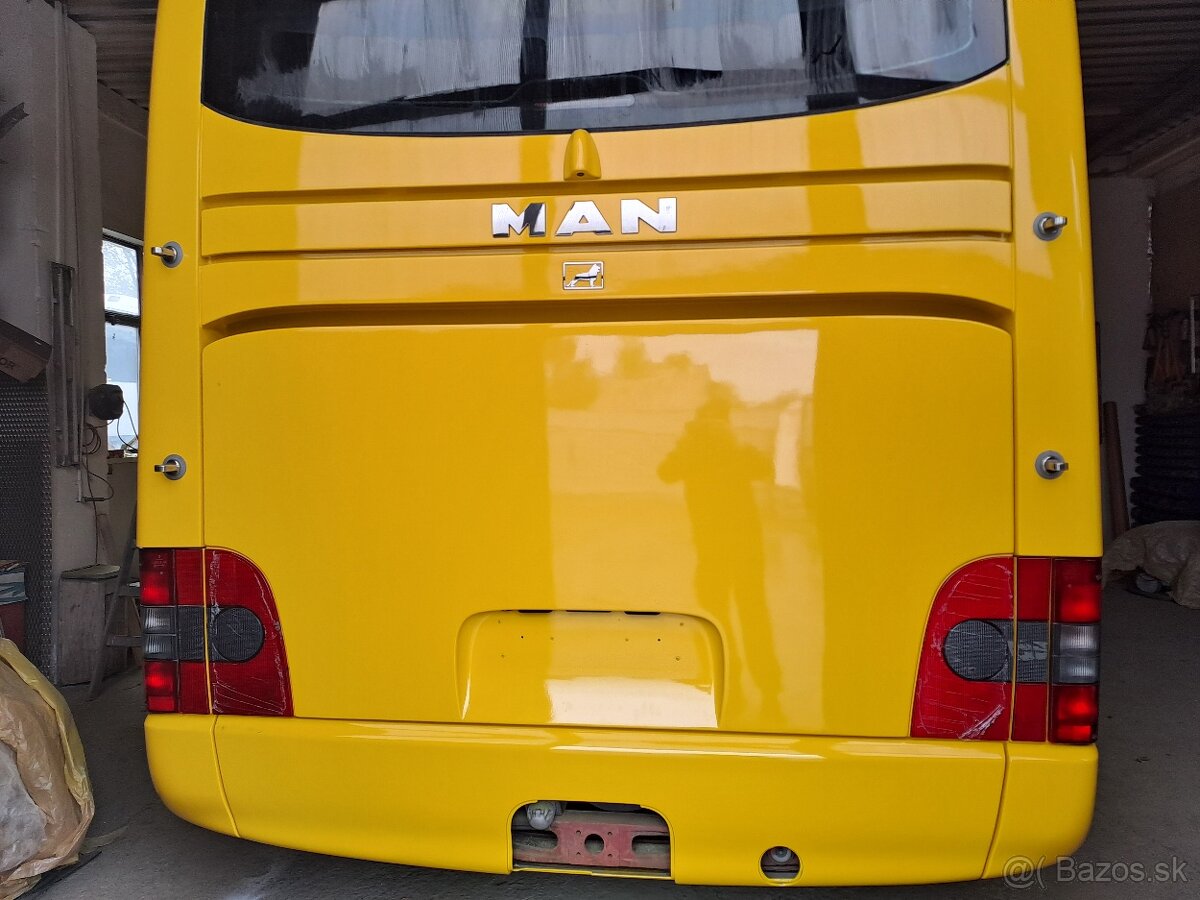 MAN Coach Lions - 2