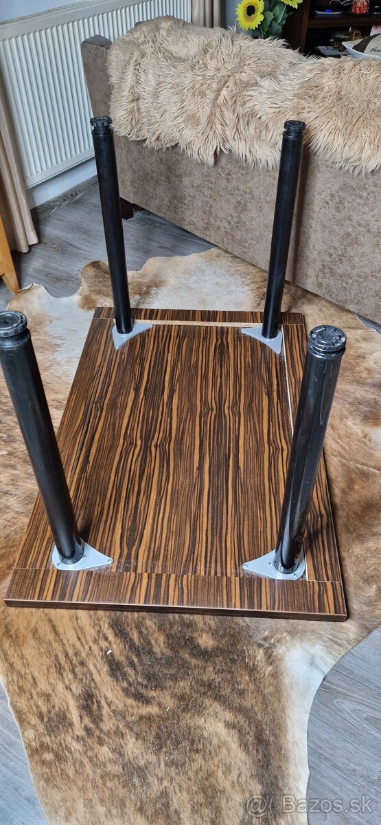 Stôl 120x80cm nôzky sa daju prispôsobit nerov. povrchu - 2