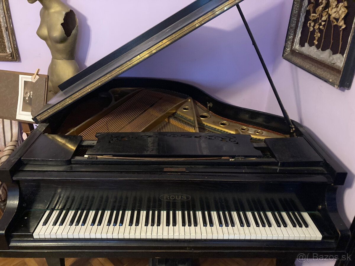 Klavírne krídlo zn.Rous (ČSR - Jičín ) - 2