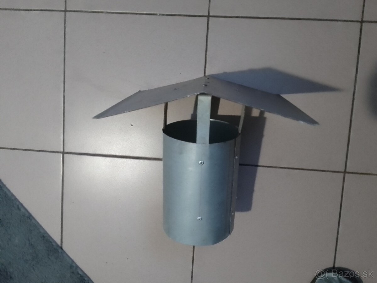 Strieška má komín. - 2