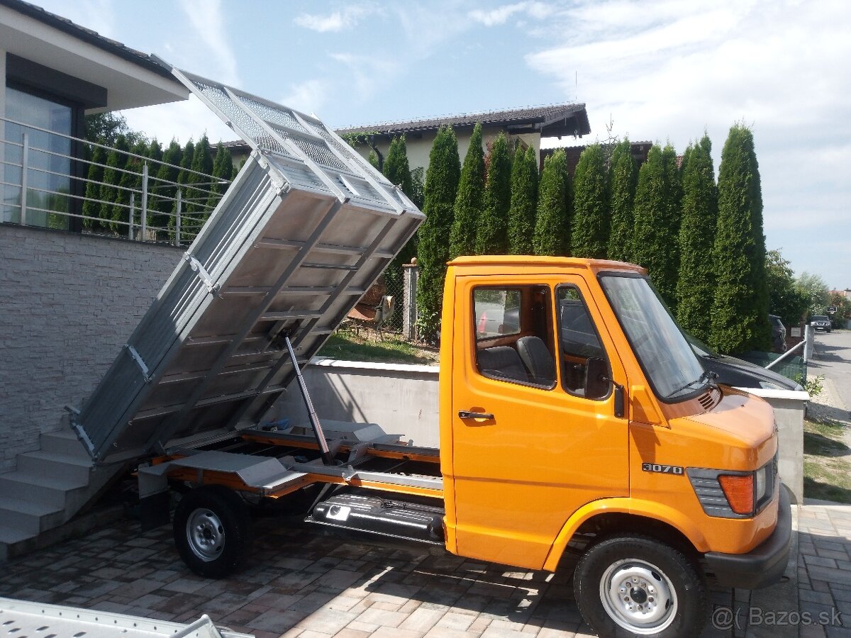PREDAM MERCEDES 307D VYKLAPAC TOP STAV - 2