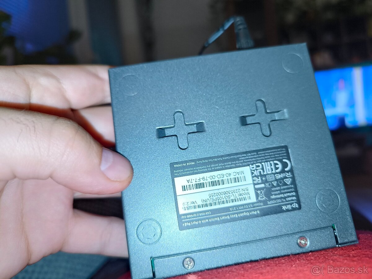 TP-Link TL-SG105 1Gbit switch 5 port - - 2