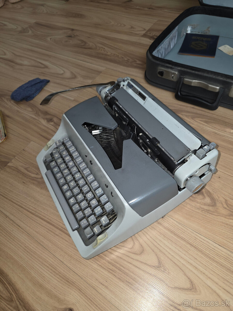 Písací stroj Consul 211 P - 2