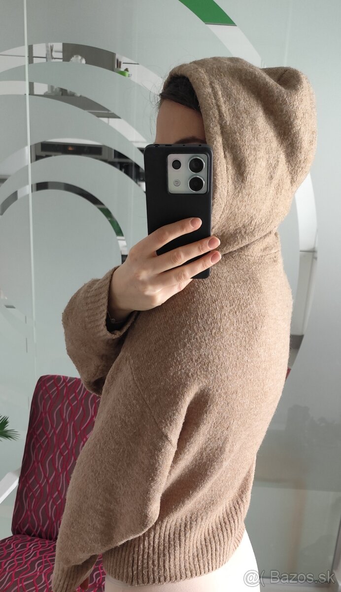 Sveter s kapucňou - 2