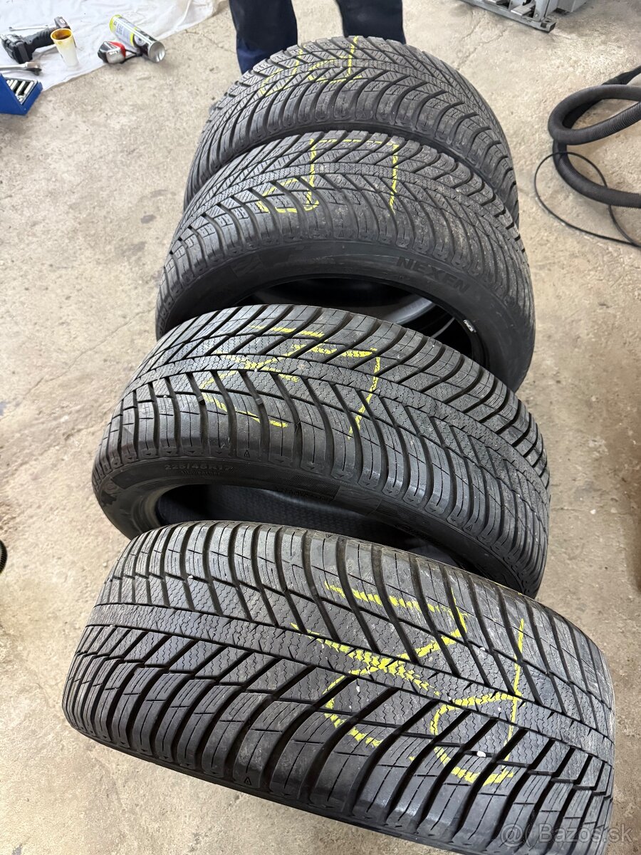 Celorocne pneumatiky 25/45/17 - 2