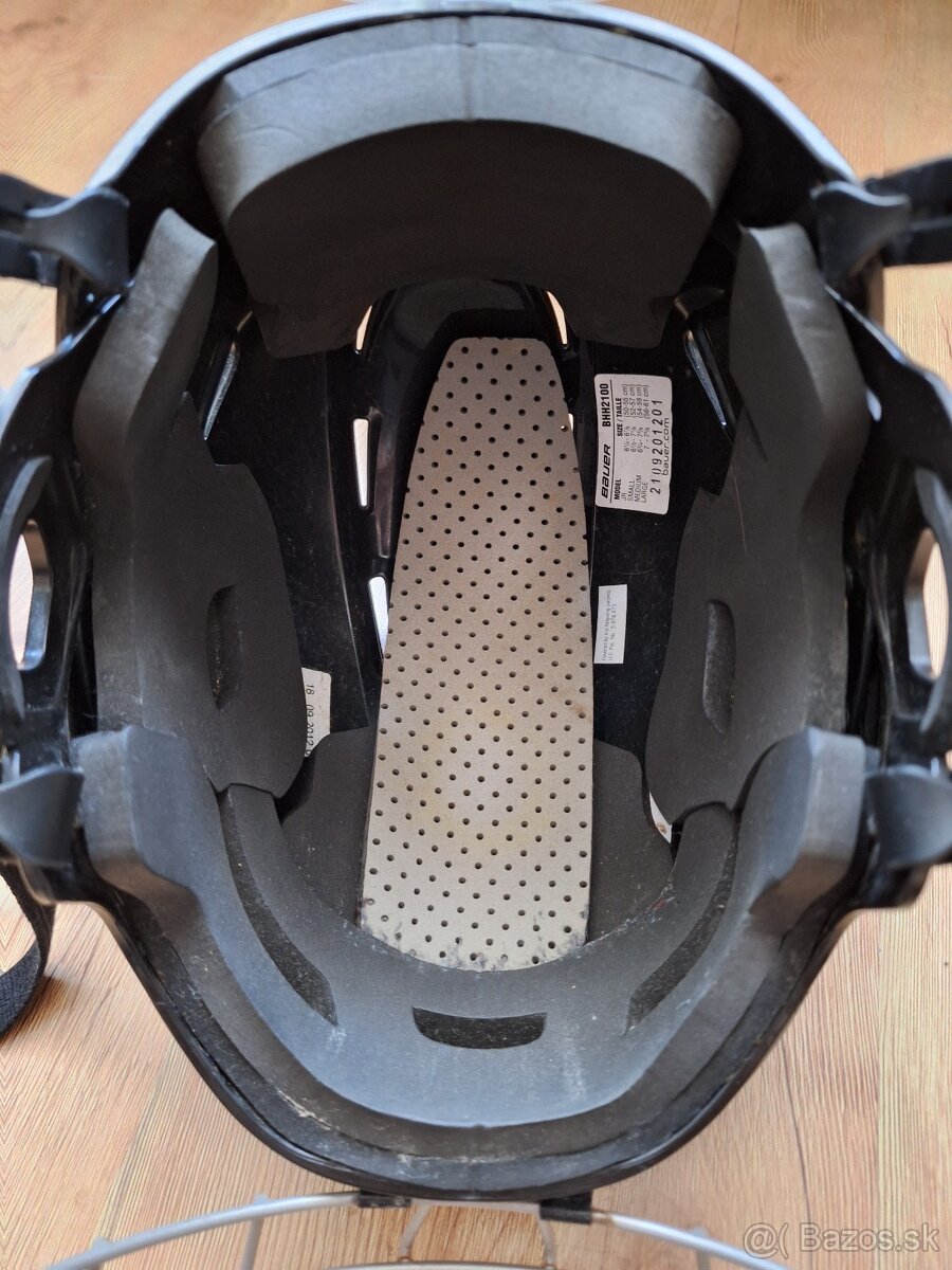 Hokejová Prilba - 2