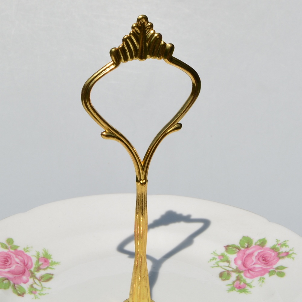 Vintage etažér z porcelánových tanierov - Ruže - 2