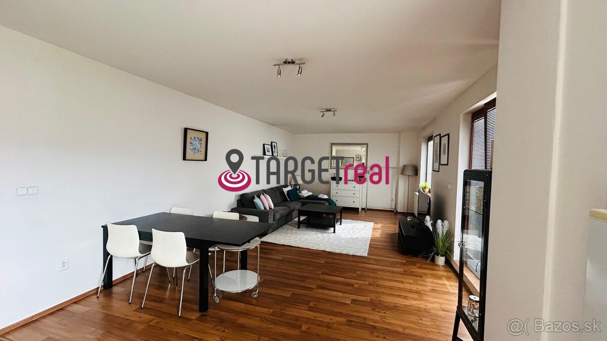 PRENÁJOM: Luxusný 3 izbový byt s balkónom v srdci Martina, M - 2