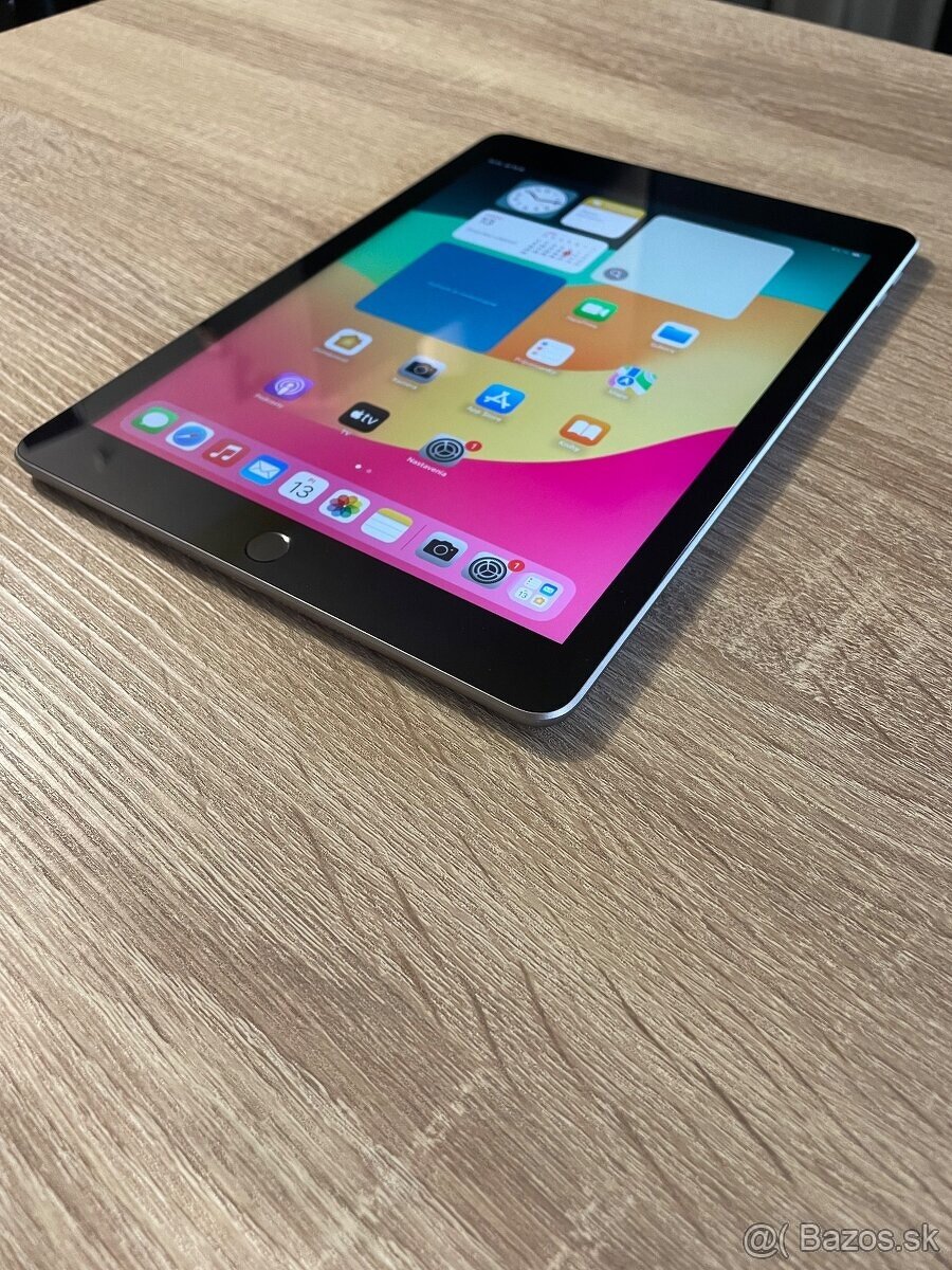 9,7” tablet iPad 6 generácie / 128GB TOP stav - 2