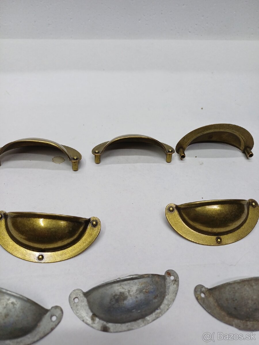 Predám kovanie na starozitny nabytok - 2