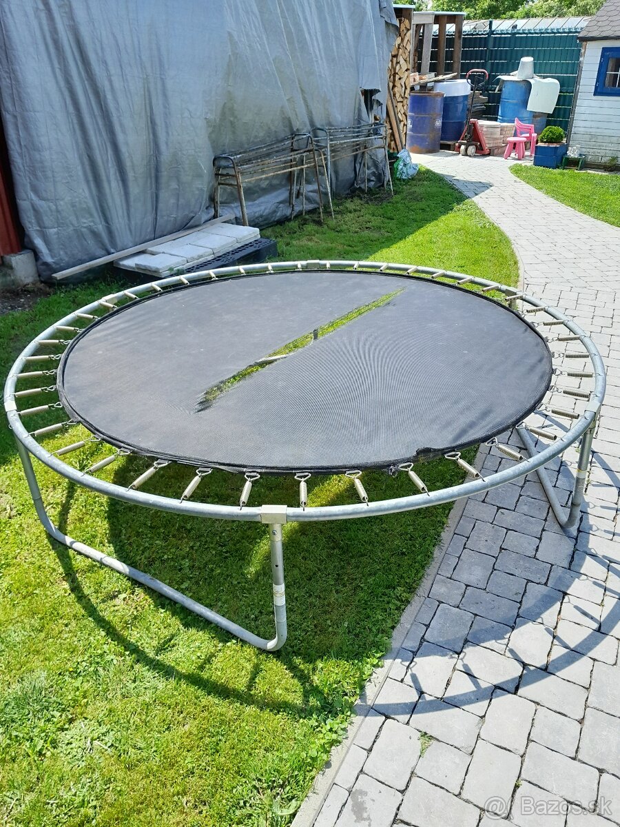 Predám konštrukciu trampoliny - 2