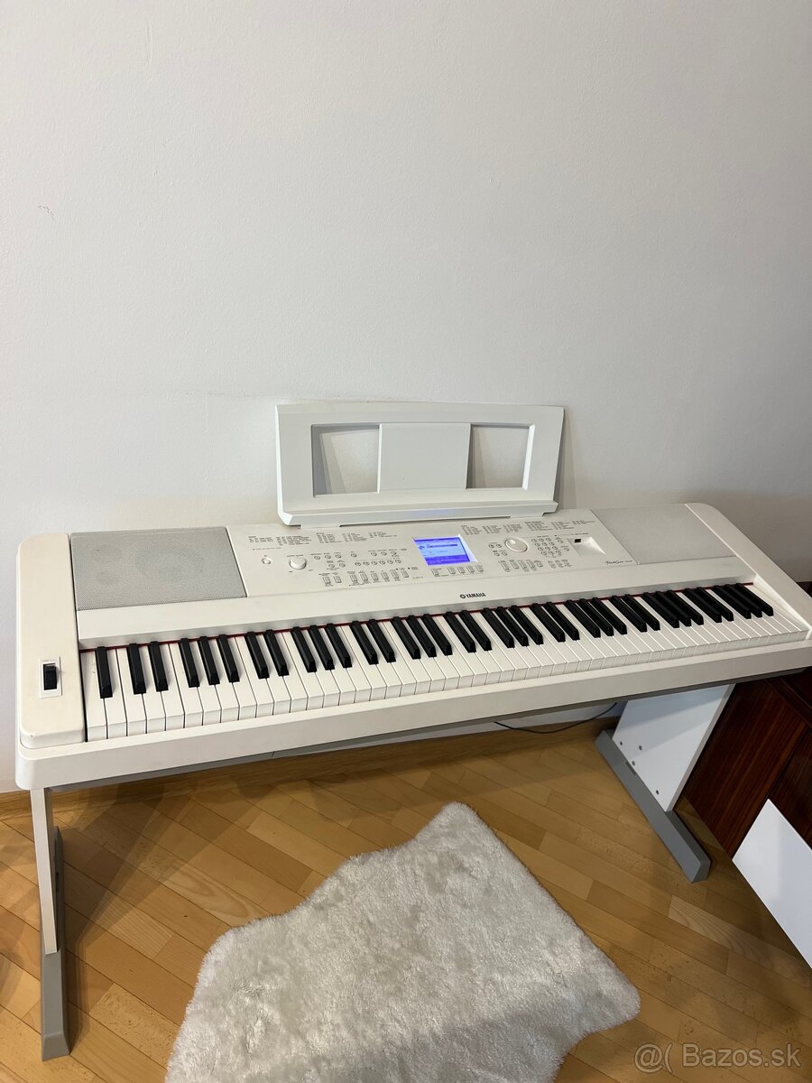🎹 Yamaha Portable Grand 660 - 2