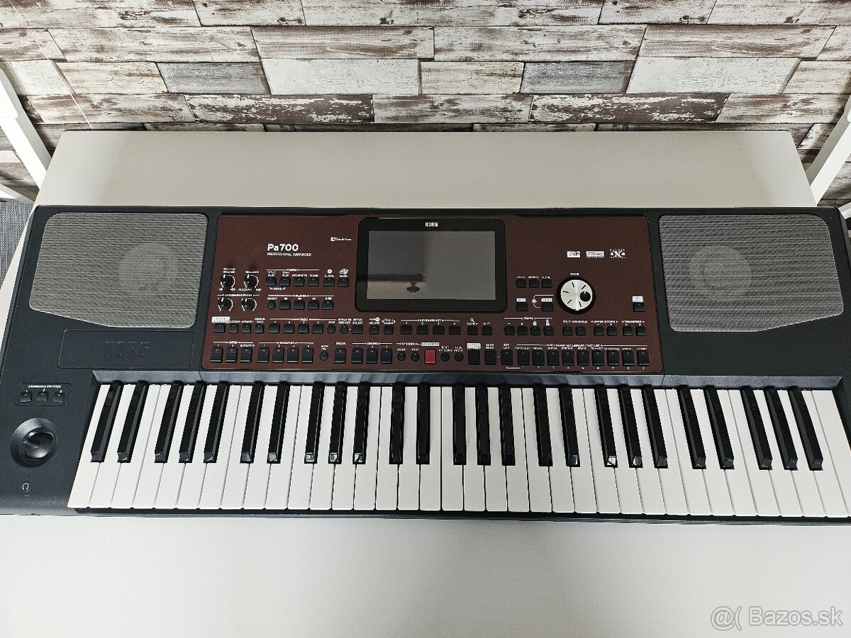 Korg pa 700 - 2