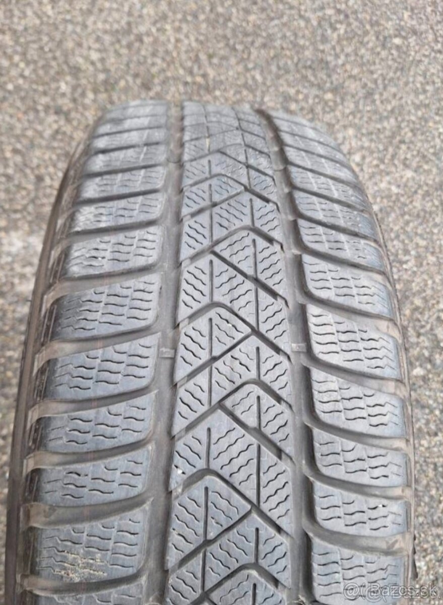 225/55R17 Pirelli - 2