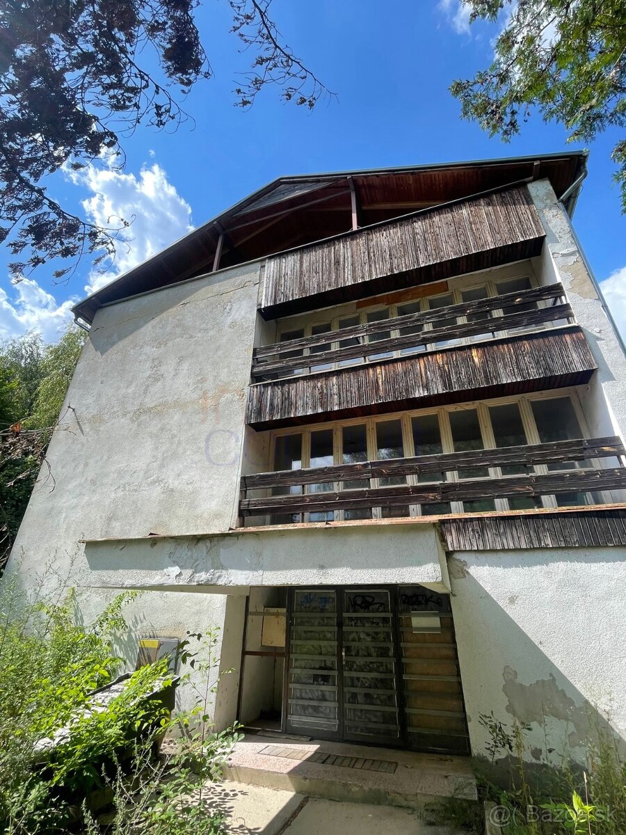 2357-NA PREDAJ REKREAČNÁ BUDOVA V PATINCIACH - 2