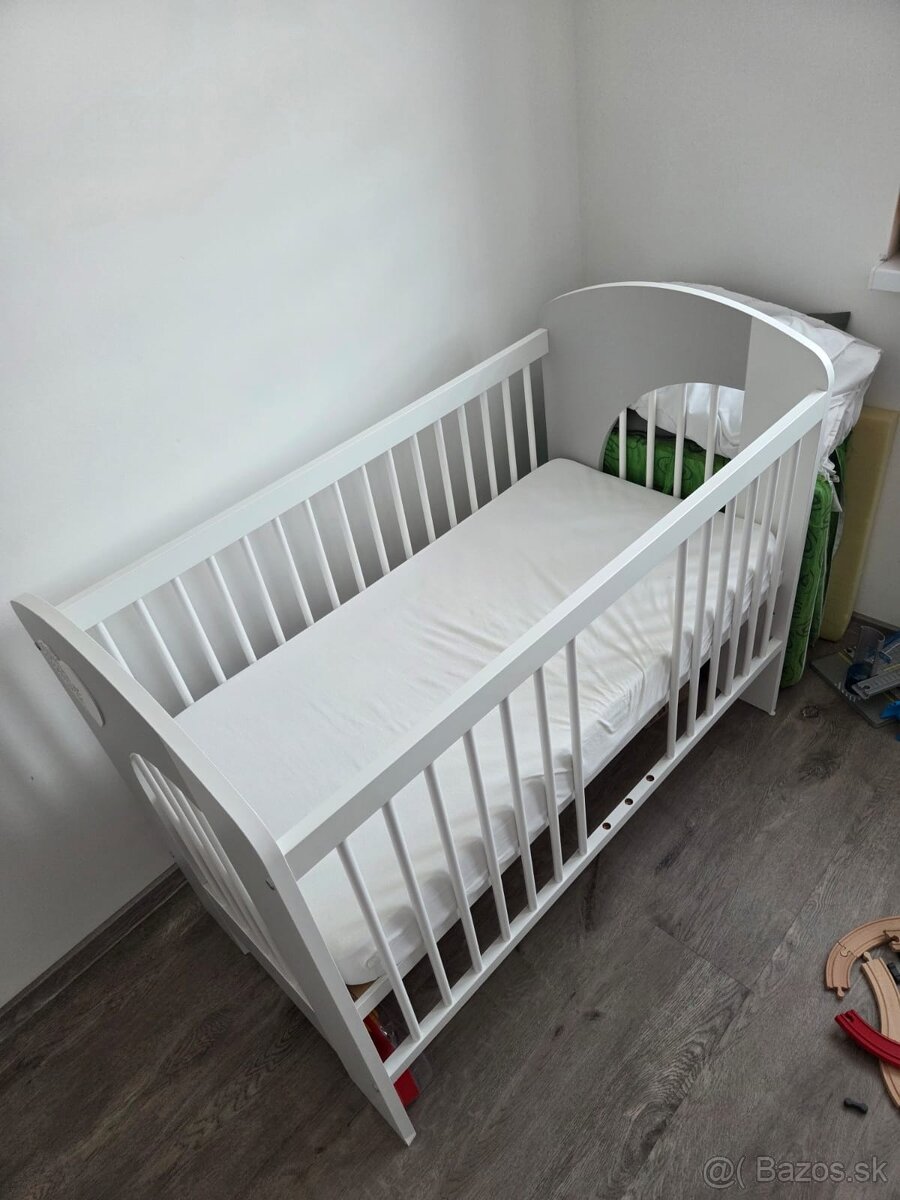 Drevená postieľka Klupš Nel Srdce (bielo-sivá) v SUPER stave - 2