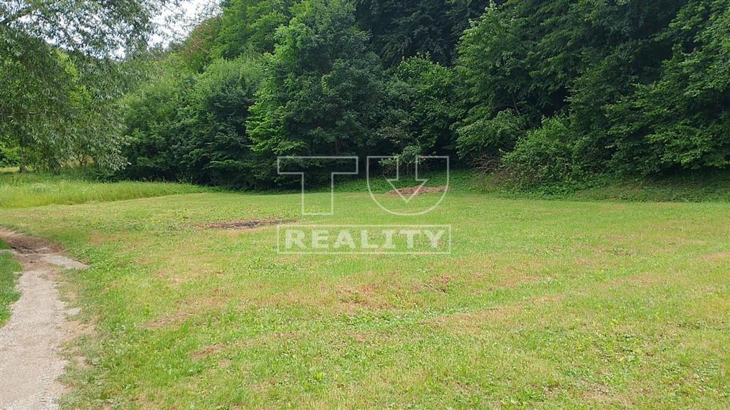 Bývanie pod horou v obci Modrovka - 2