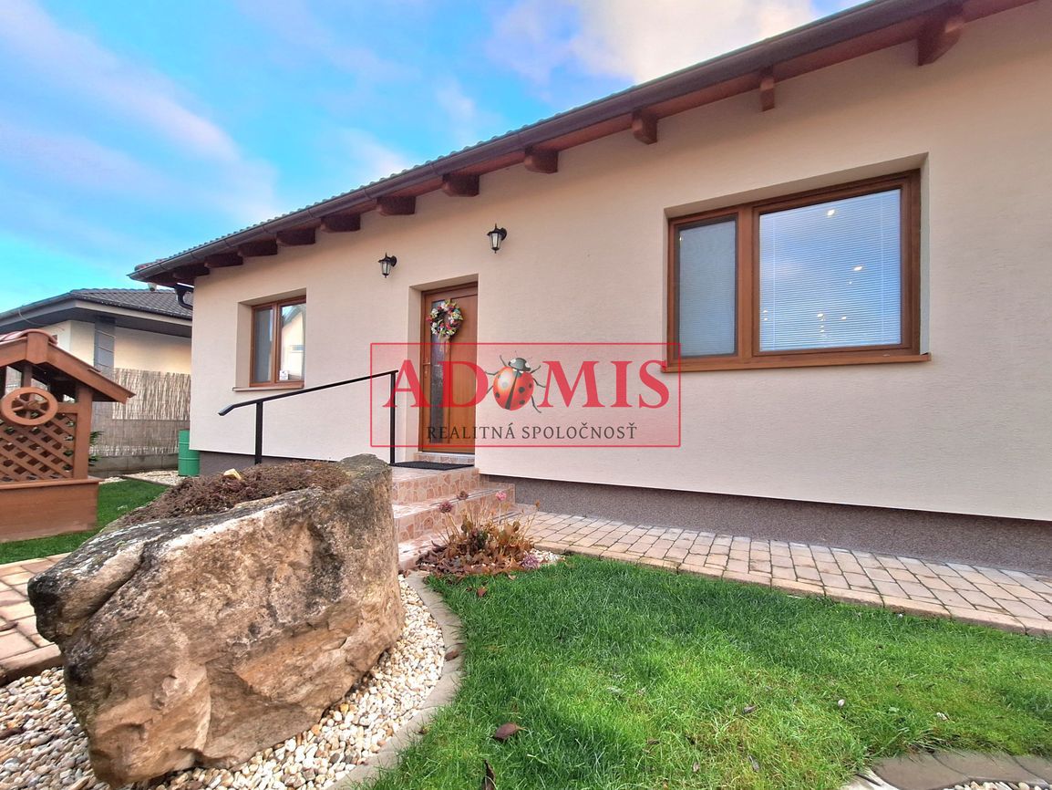 ADOMIS - predáme 4-5 izbový bungalov Košická Polianka, 710m2 - 2