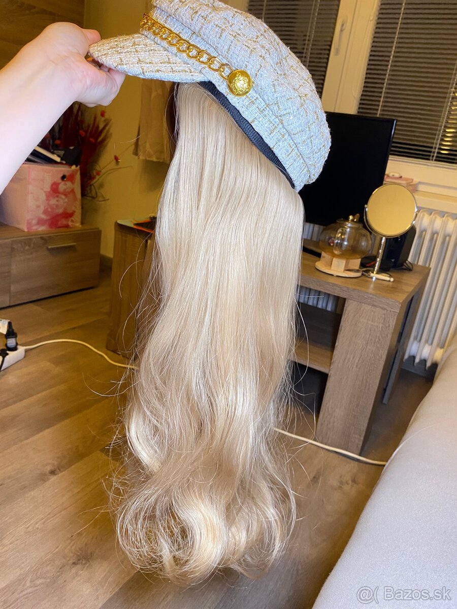 Štýlová blond parochňa s čiapočkou - 2