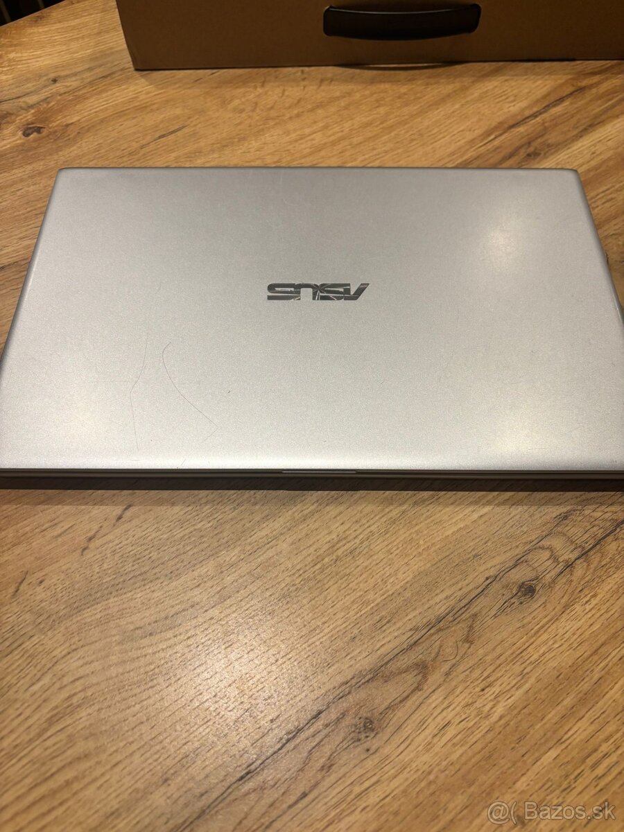 Ľahučký ASUS VivoBook 14 (X420U) i3-7020U - 2