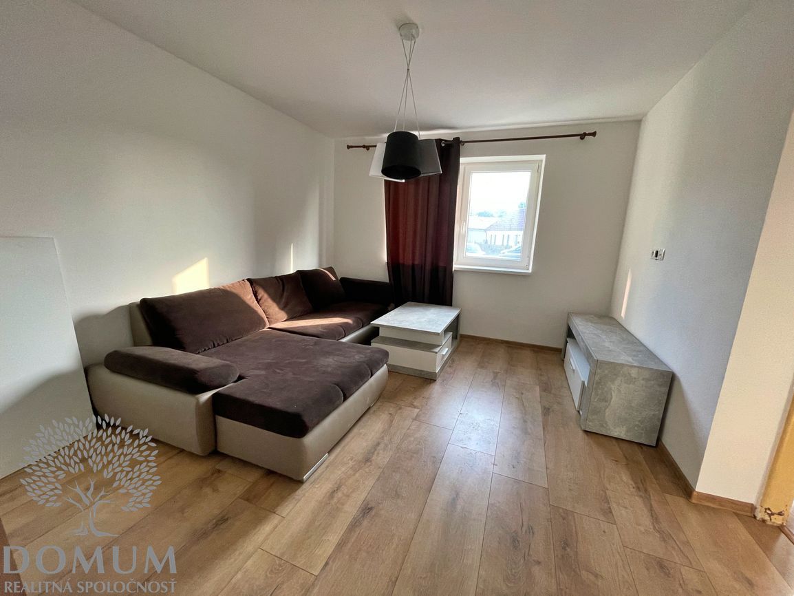 RD v Moravskom Lieskovom, pozemok 1168m2, rozsiahla rekonštr - 2