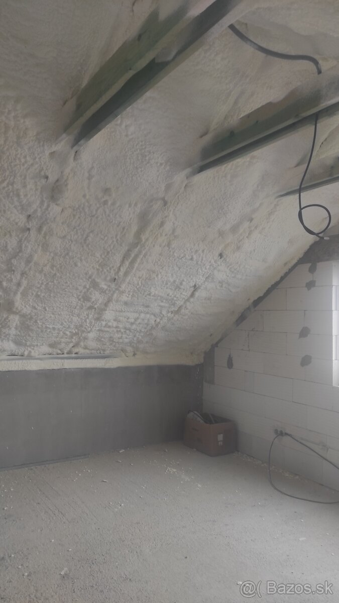 Striekaná pur izolácia - 2