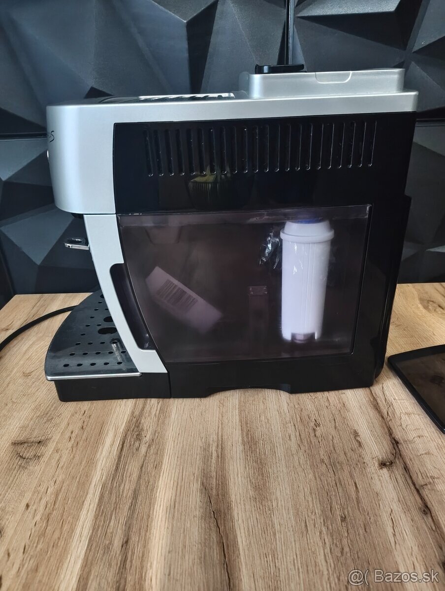 Plnoautomatický kávovar DeLonghi Magnifica S - 2