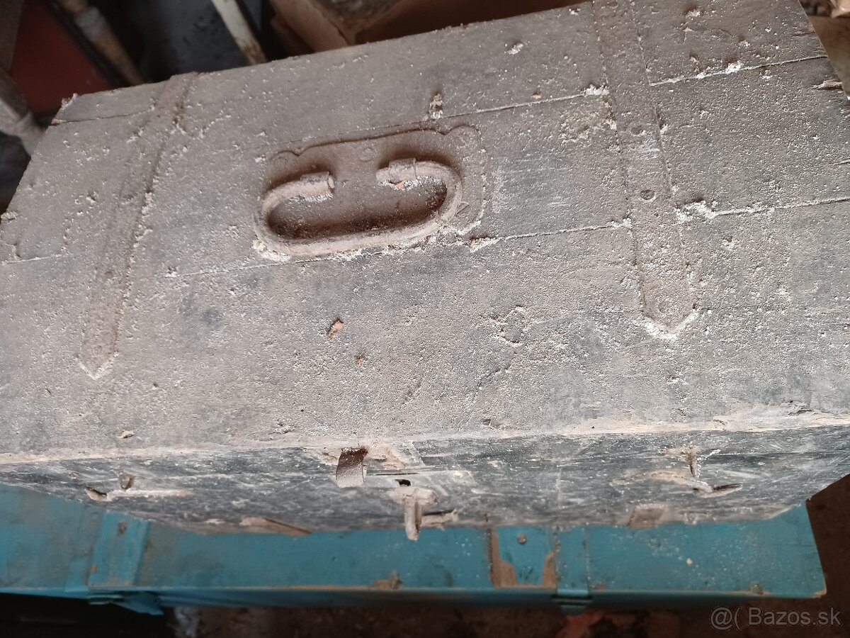 Stara starozitna drevena truhlica - 2