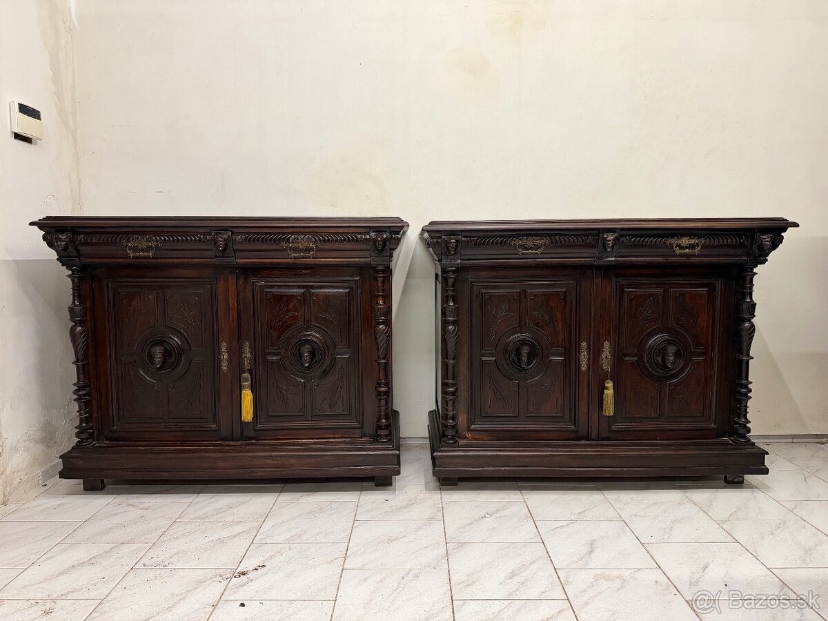 Starožitné skříně Henri II. - 2