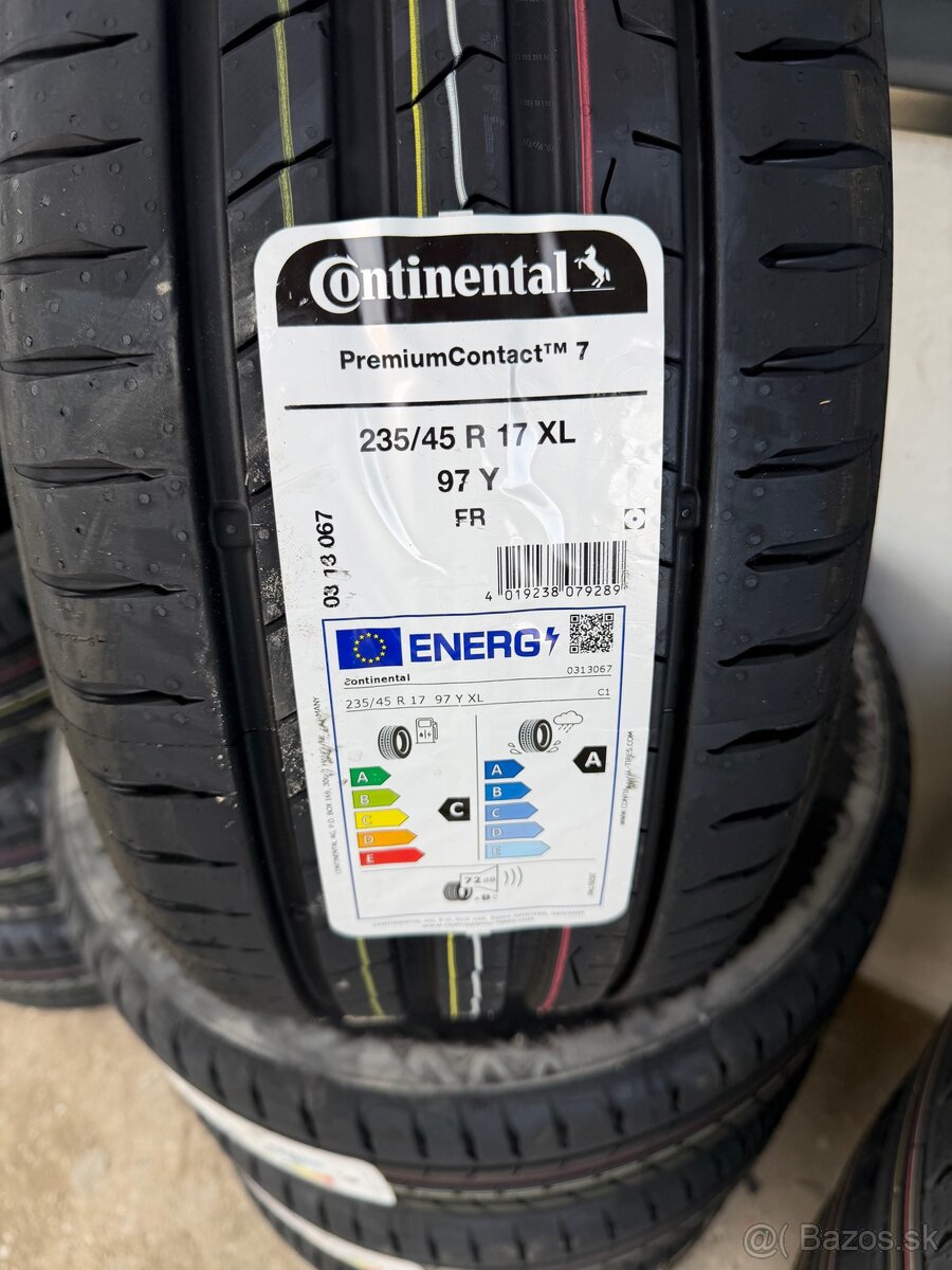 Sada letnych pneumatik 235/45 R17 - 2