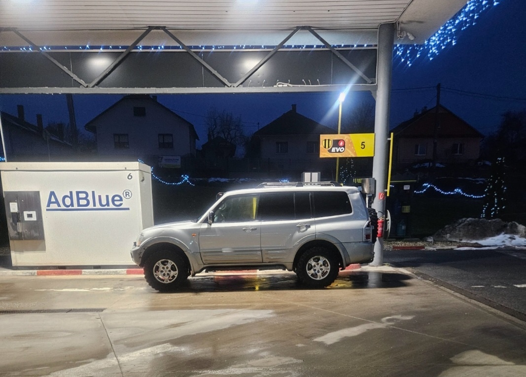Rozpredam pajero 3 3.2 - 2