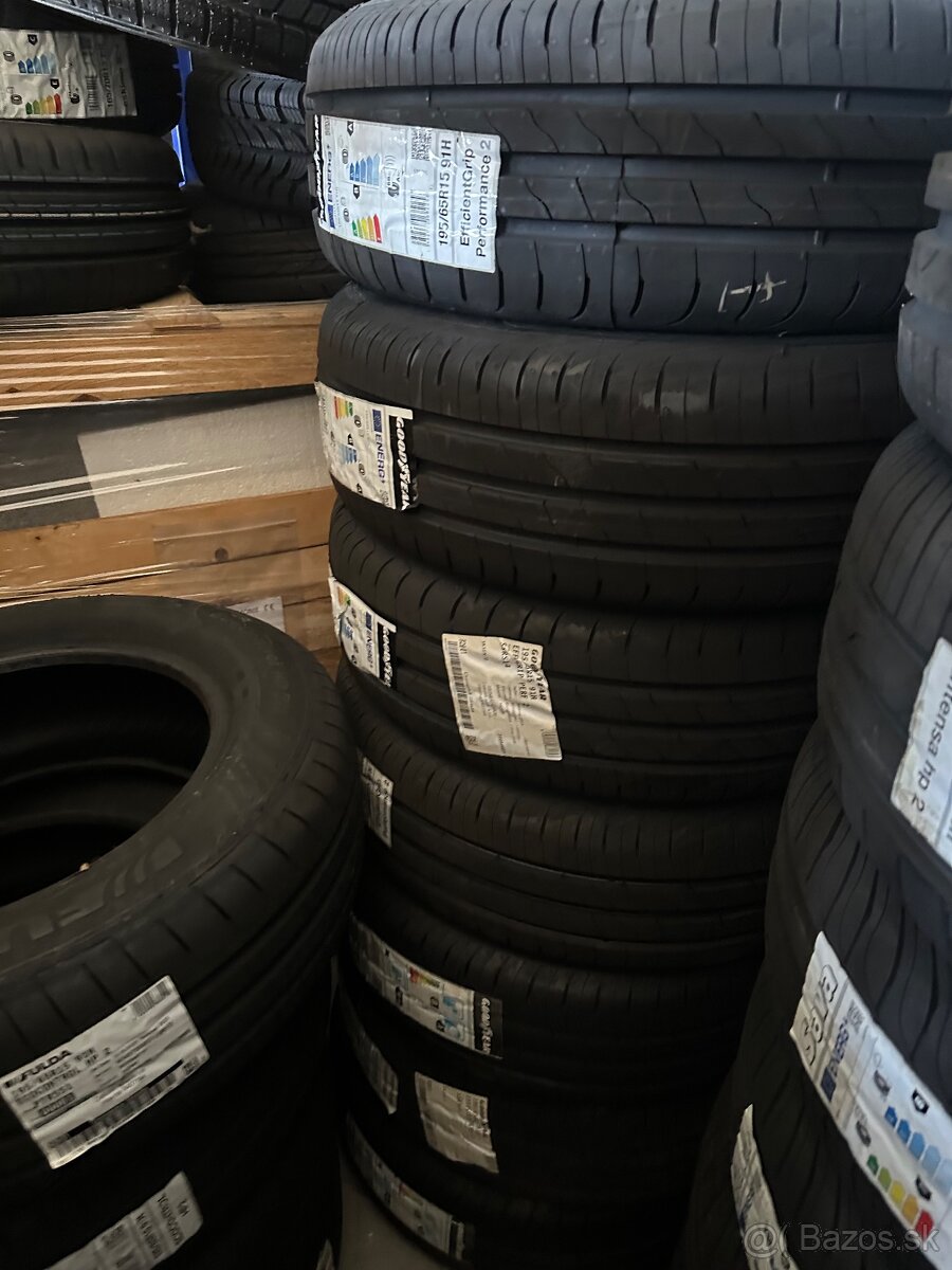 Goodyear EfficientGrip 195/65 R15 - 2