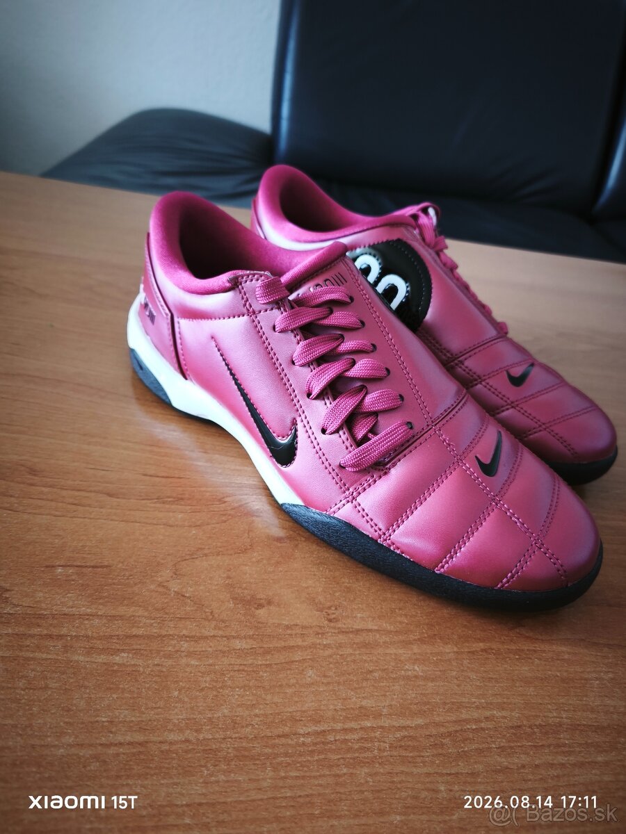 Nike total 90 - 2