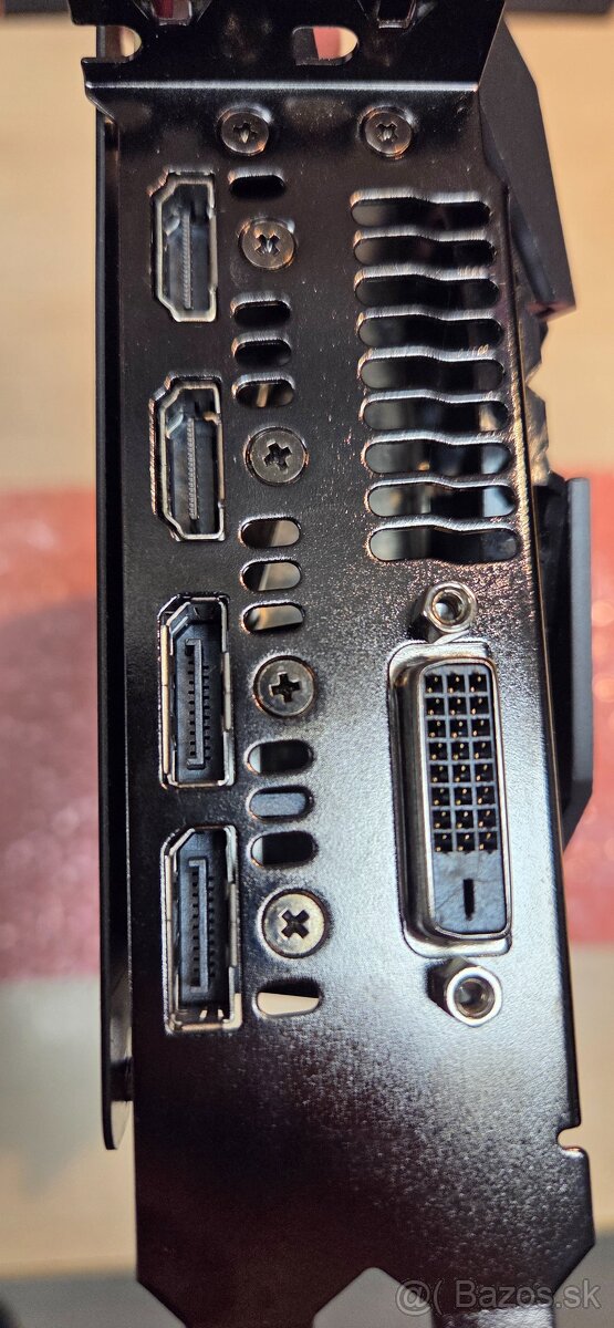 ASUS ROG STRIX RX Vega 64 GAMING OC - 2