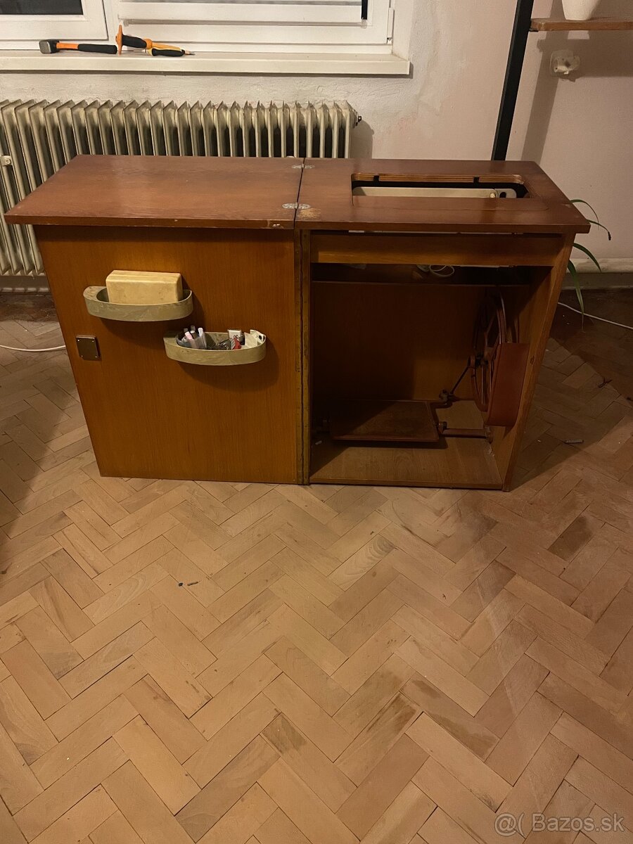 Šijací stroj Lucznik - 2