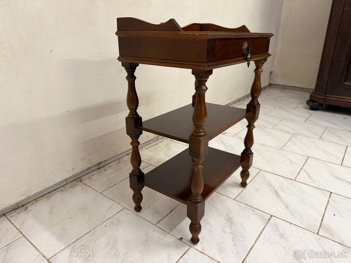 Starožitný odkládací stolek - 2