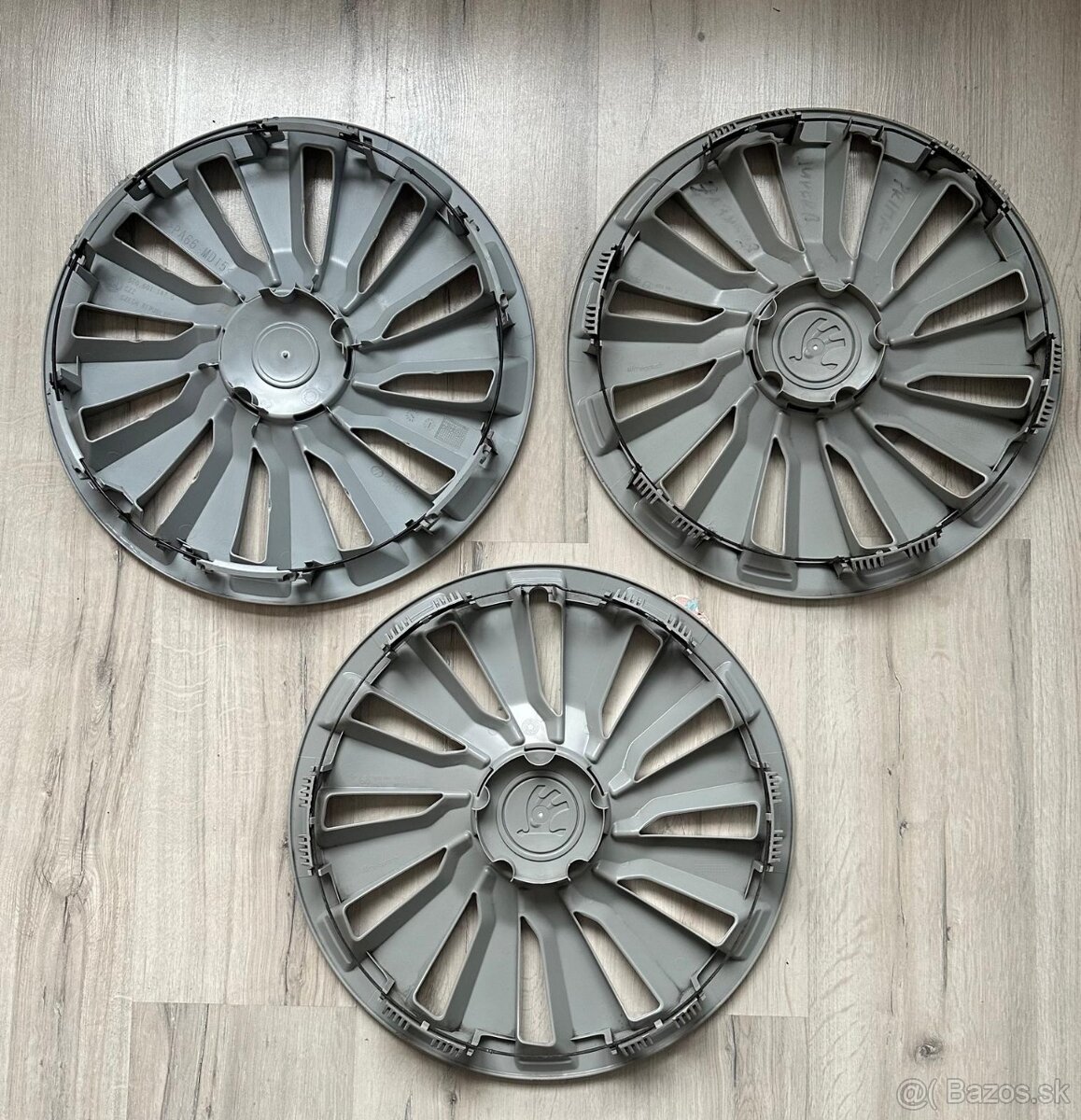 Predám puklice Škoda Tekton Tecton R16 - 2